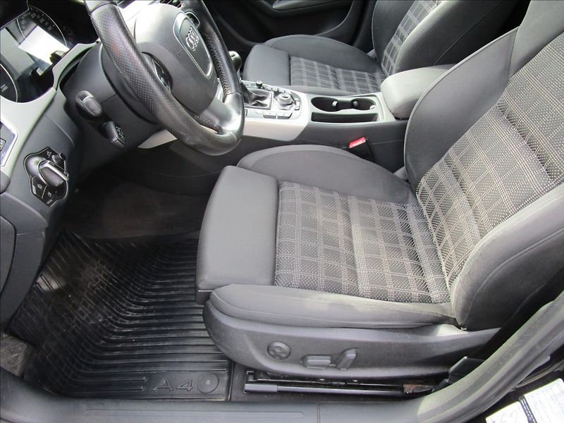 Audi A4 Avant 3.0TDi V6 Quattro, Bi-xe - fotka 13 z 41