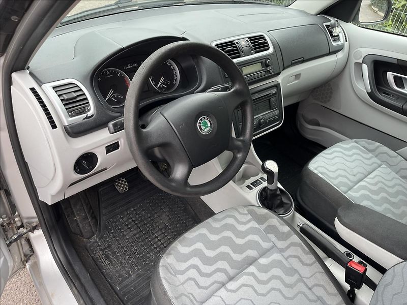 Škoda Roomster 1,4 TDi KLIMA ROZVODY 2x KOLA - fotka 9 z 28