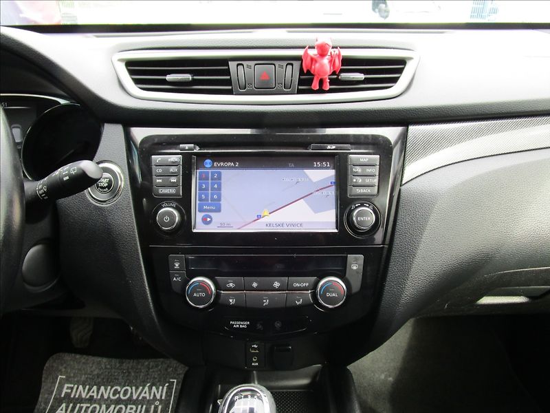 Nissan X-Trail 1.6dCi 96kW 4x4 Tekna, 1.maj. - fotka 14 z 78