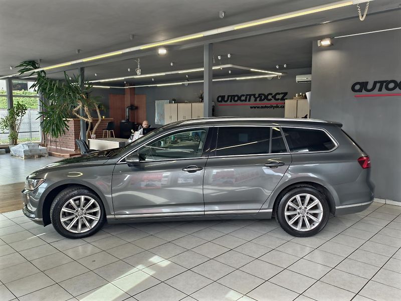 Volkswagen Passat 1.4 TSi 110kW DSG, HIGHLINE - fotka 4 z 22