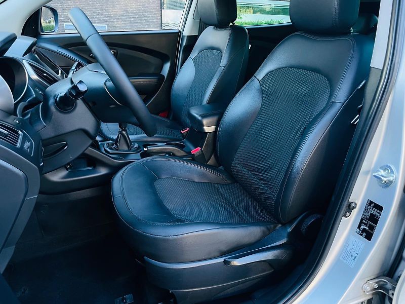 Hyundai ix35 2.0i MANUÁL VÝHŘEV SERVISKA - fotka 31 z 45