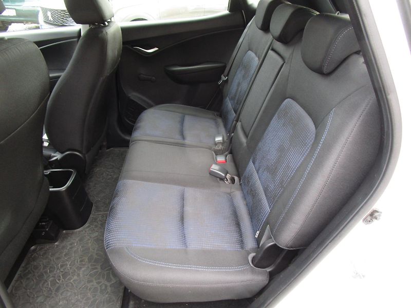 Hyundai ix20 1,4-66KW-KOUPEN V ČR - fotka 8 z 14