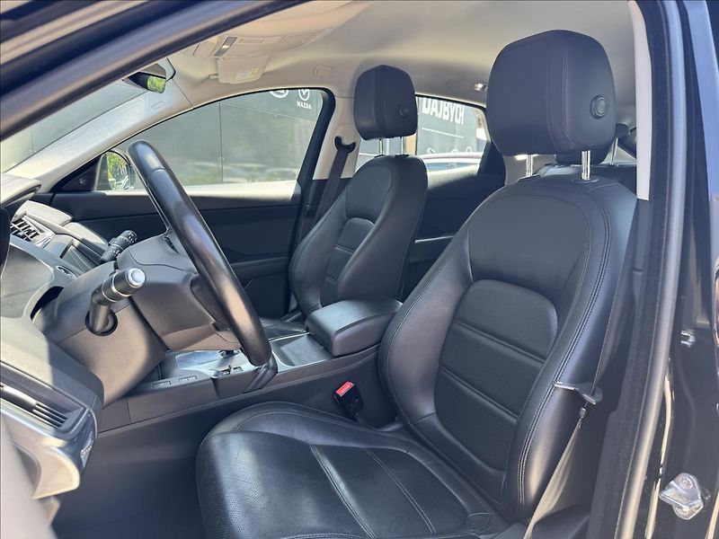 Jaguar E-Pace 2,0 D150 S AWD AT DPH - fotka 12 z 28