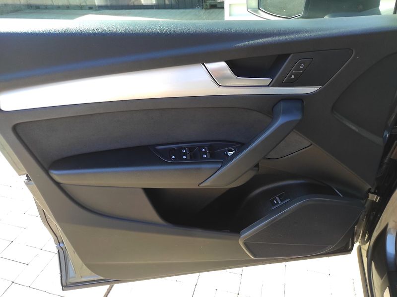 Audi Q5 2,0TDi 40 150kW,4x4,S-Line, ČR - fotka 40 z 63