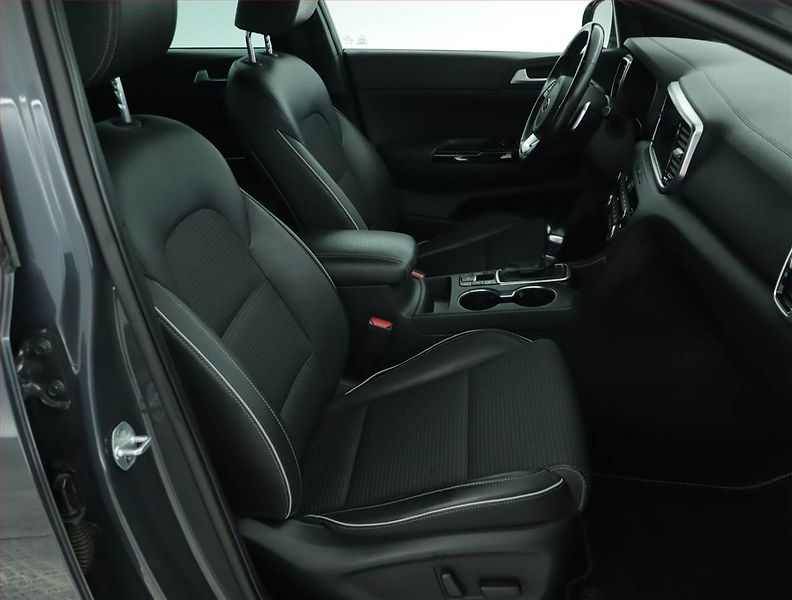 Kia Sportage (2019) 1.6 T-GDI - fotka 9 z 17