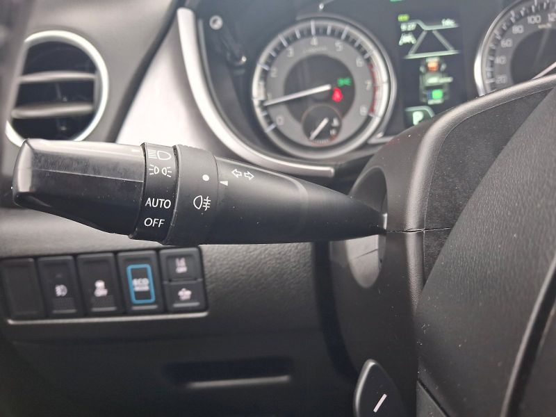 Suzuki Vitara (2024) Premium Hybrid Automat - fotka 21 z 35
