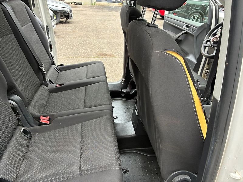 Volkswagen Caddy 2.0 TDi LONG 5 míst ČR DPH - fotka 12 z 18