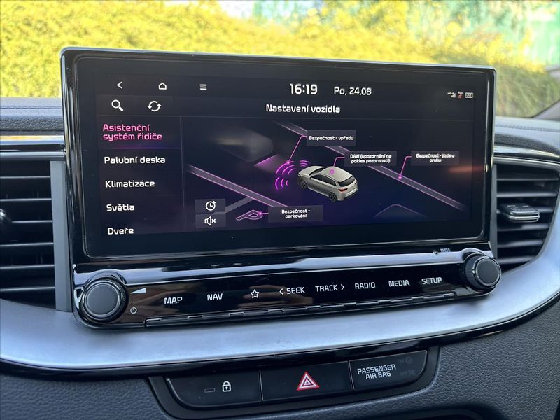 Kia Ceed 1,5 TGDi GT Line 1.ČR TAŽNÉ - fotka 23 z 47