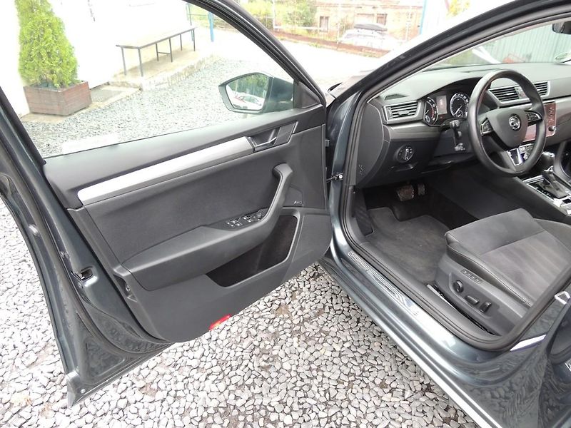 Škoda Superb (2019) 2.0TSi,200kw,4x4,DSG,Style,ČR - fotka 12 z 55
