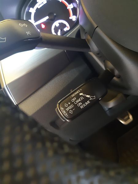 Škoda Fabia 1.0 i LED KAMERA APP - fotka 18 z 26