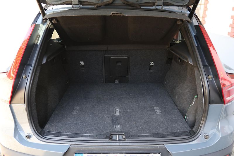 Volvo XC40 (2021) Recharge Pro, Twin motor (AWD) - fotka 21 z 25