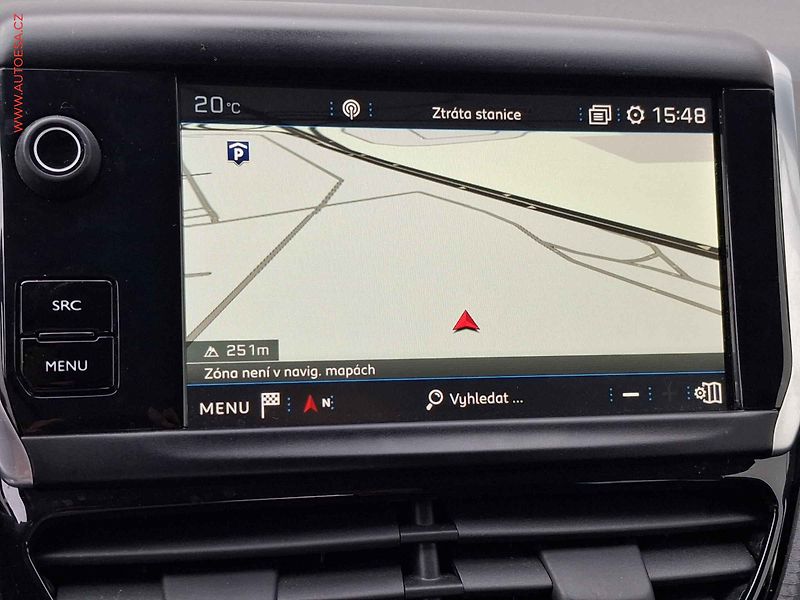 Peugeot 2008 (2019) 1.2 PT, Allure, AT, TZ, navi - fotka 16 z 19