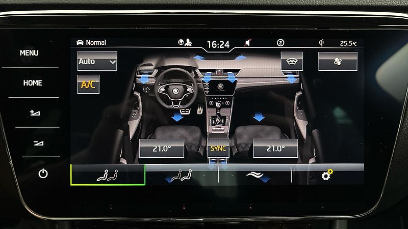 Škoda Superb 2.0 TDI DSG Sportline - fotka 31 z 34