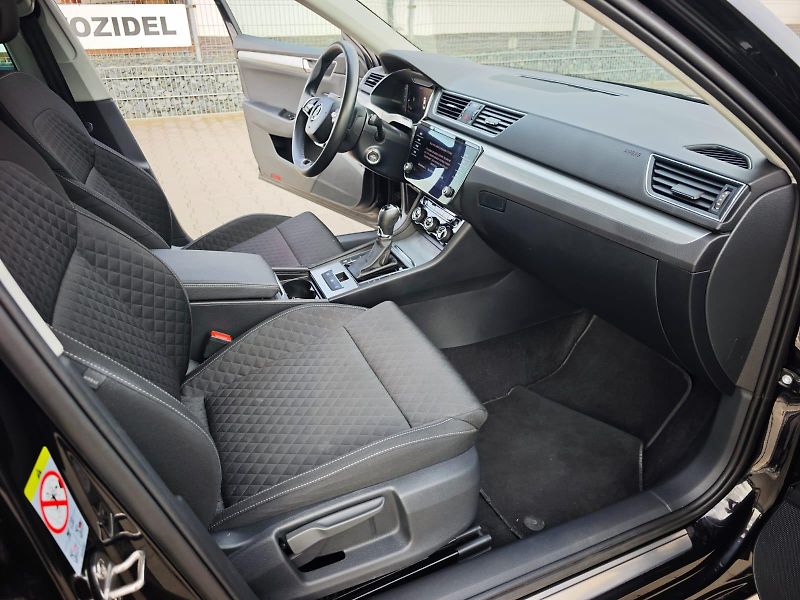 Škoda Superb - fotka 24 z 25