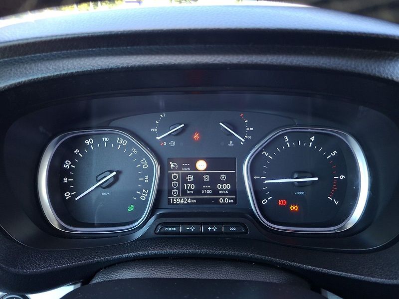 Peugeot Traveller 2,0 BHDI 150k 8M - fotka 19 z 27