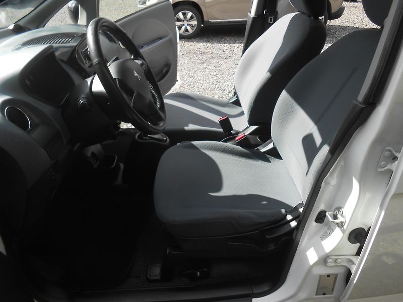 Peugeot iOn 79TKm!! KLIMA,AUTOMAT - fotka 23 z 39