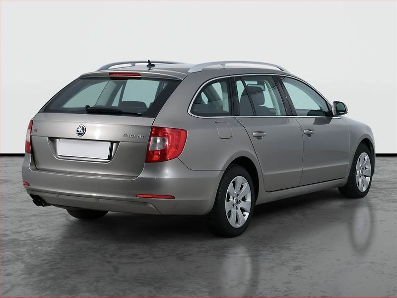 Škoda Superb (2011) 2.0 TDI, Serv.kniha, Xenony - fotka 5 z 16