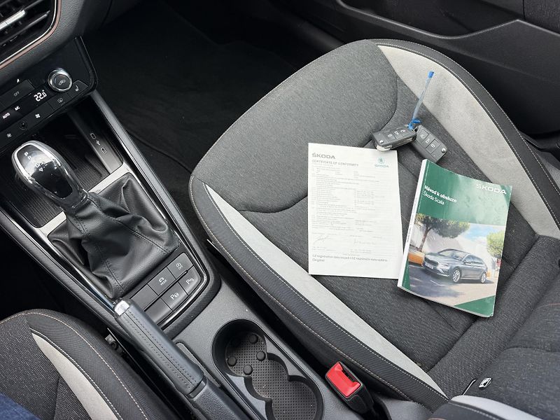 Škoda Scala 1,0TSi 85kW automat SELECTION - fotka 15 z 20