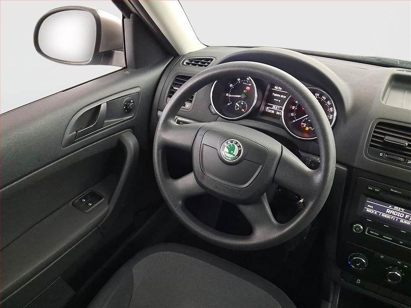 Škoda Yeti (2011) 1.2 TSI, Park. senzory - fotka 7 z 15