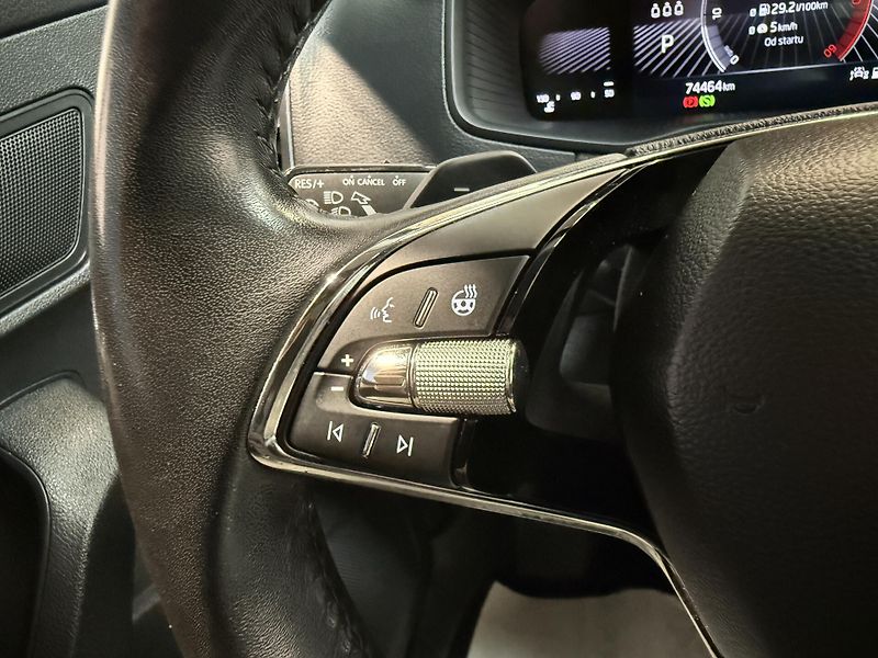 Škoda Karoq 2.0 TDI 85kW Ambition DSG - fotka 12 z 17