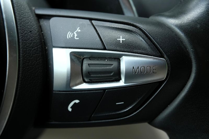 BMW X6 M50d, ČR, Tažné, Ventilace,H/K - fotka 20 z 42