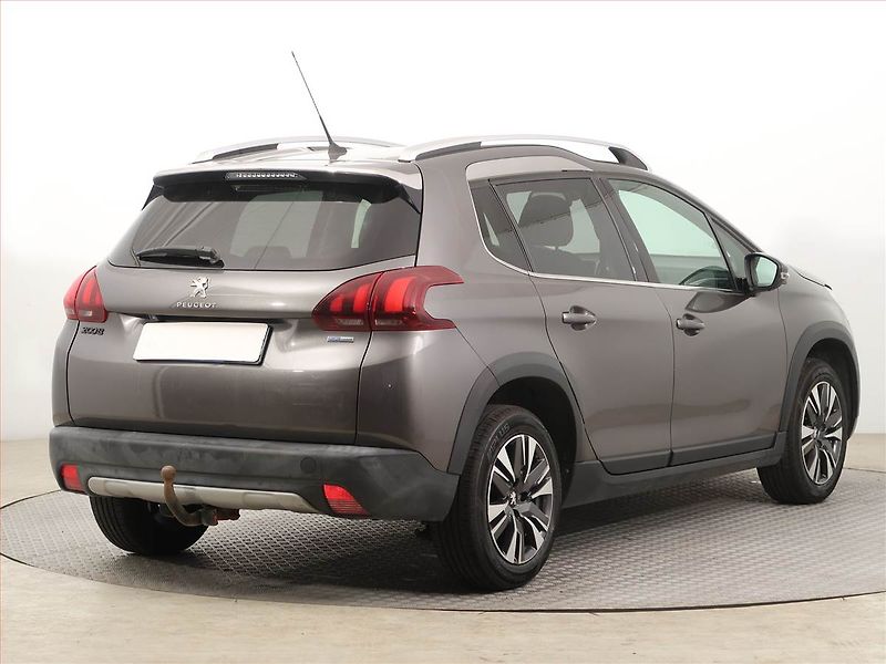Peugeot 2008 (2017) 1.2 PureTech, ČR,1.maj - fotka 5 z 14