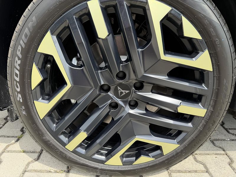 Cupra Terramar (2026) 2.0TSI 150kW 4WD TRIBE TZ R20! - fotka 18 z 45