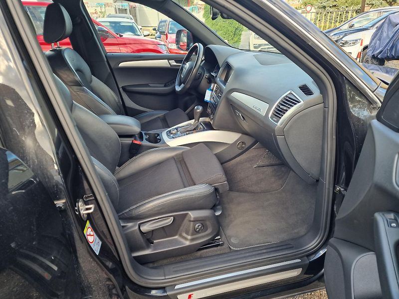Audi Q5 2,0TDI QUATTRO S-LINE 125KW - fotka 11 z 23