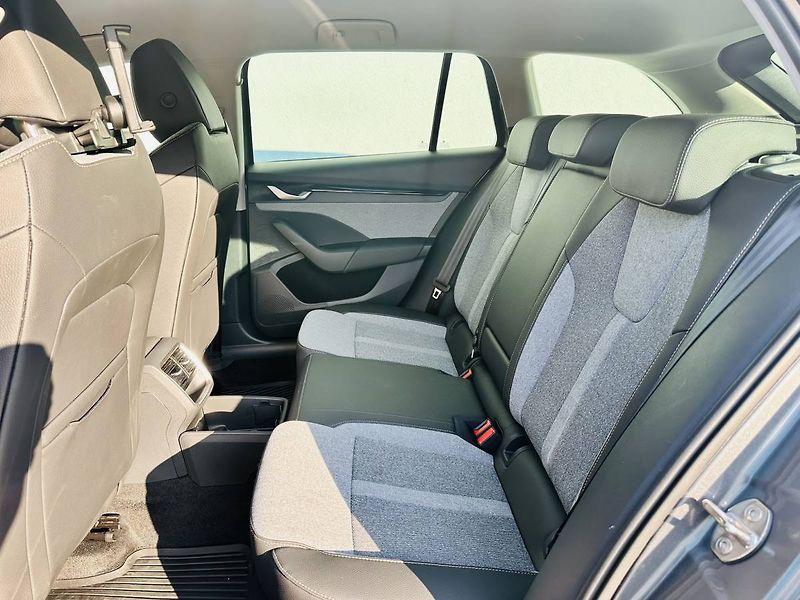 Škoda Octavia Combi Top Selection 2,0 TDI/11 - fotka 7 z 35