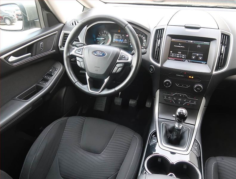 Ford S-MAX (2016) 2.0 TDCi, 7 míst, Navi - fotka 7 z 14