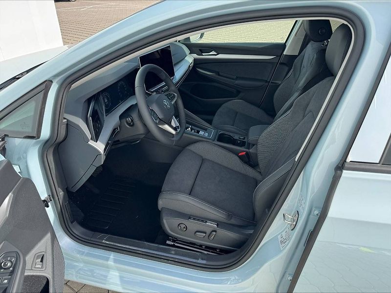 Volkswagen Golf (2026) People 7DSG 1,5eTSI - fotka 5 z 7