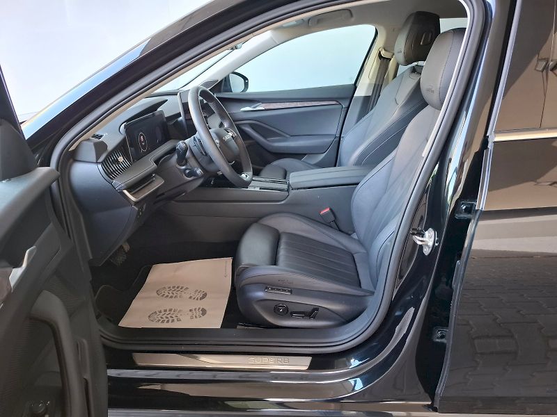 Škoda Superb (2025) L&K TD 142/2.0 A7A - fotka 12 z 30