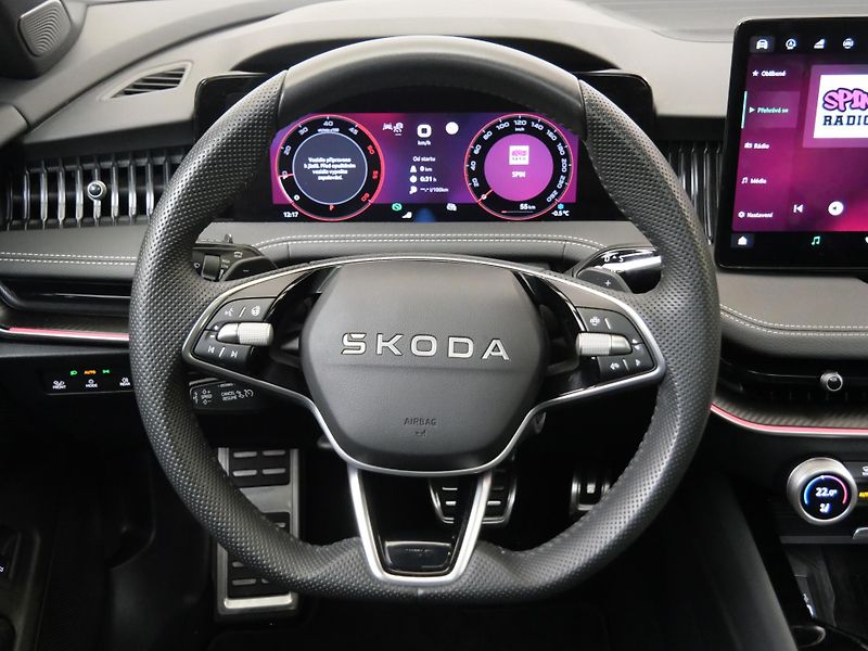 Škoda Superb - fotka 18 z 30