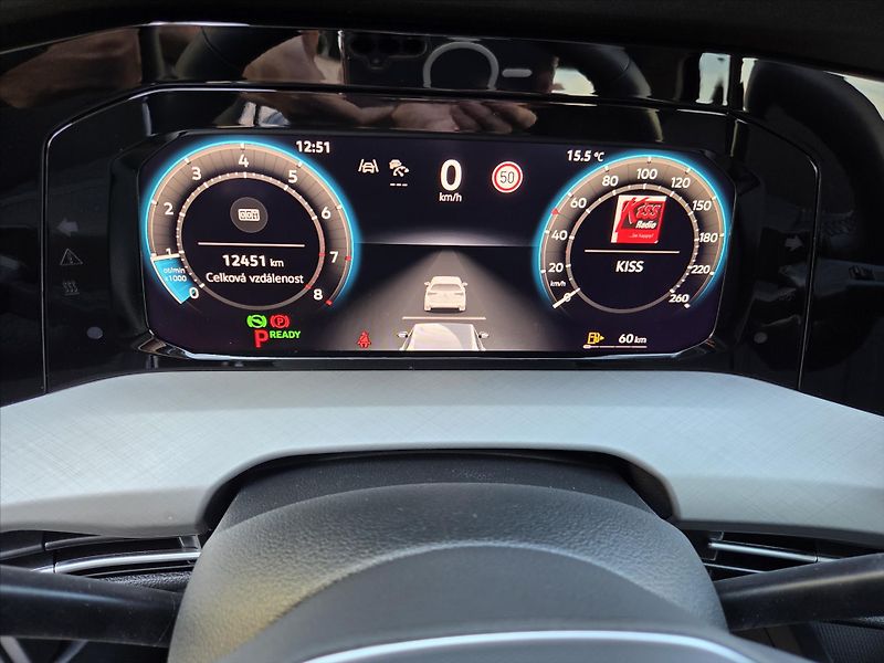 Volkswagen Golf 1,5 eTSi 110kW DSG Tov.záruka - fotka 14 z 22