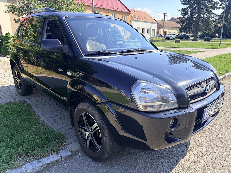 Hyundai Tucson 2.0CRDi 4x4 Tažné - fotka 2 z 23