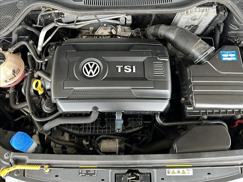 Volkswagen Polo 1,8   GTI,TSI 141kW,SERVISKA - fotka 23 z 26