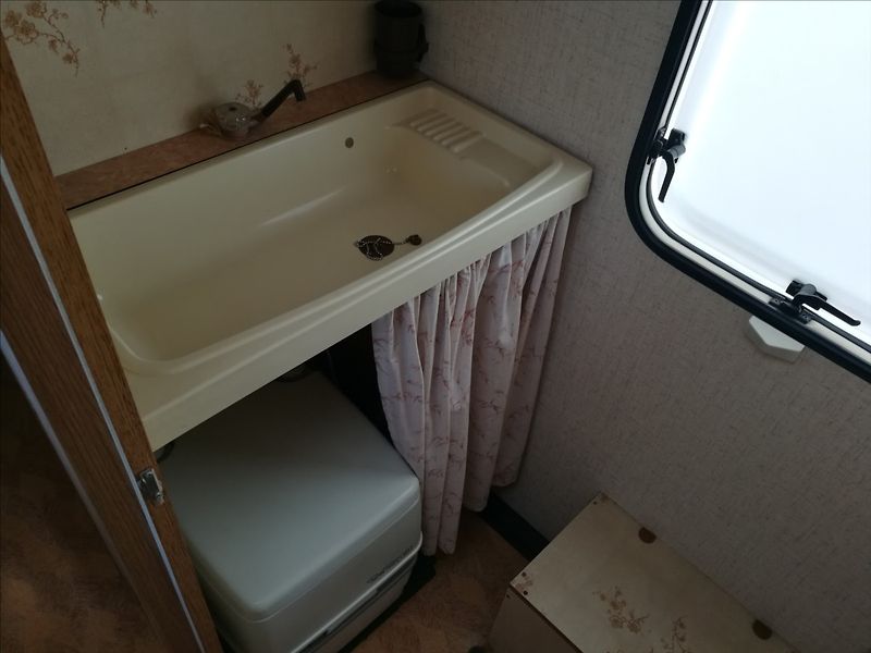 Ostatní Burstner Club 410 předstan - fotka 9 z 12