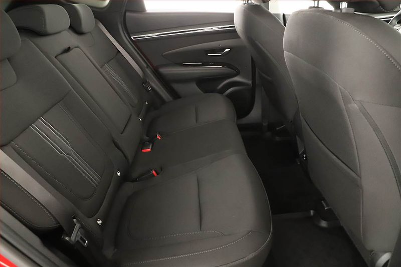 Hyundai Tucson (2023) 1.6 T-GDI 48V MHEV - fotka 7 z 14