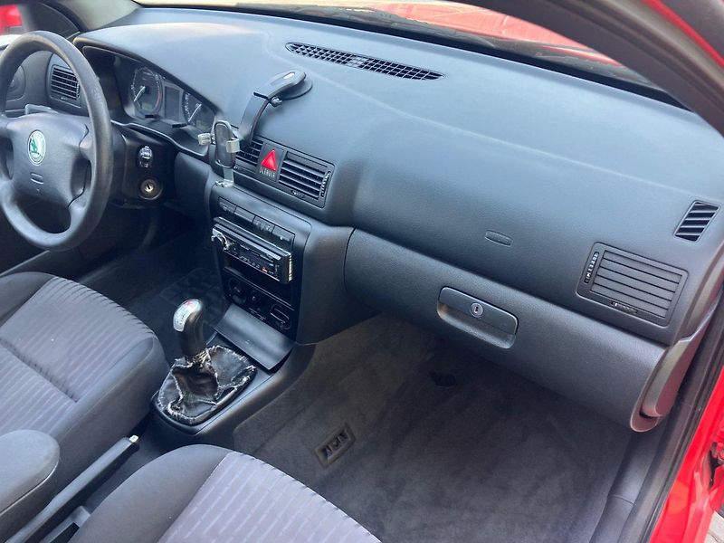 Škoda Octavia 	1,9TDi (74kW) 4x4*KLIMATIZACE - fotka 9 z 14