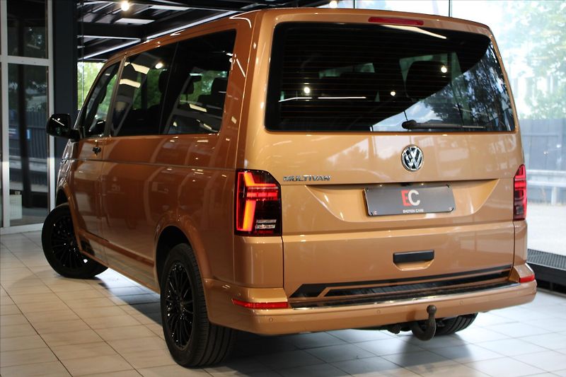 Volkswagen Multivan TDi Trendline DSG Tažné/Fullse - fotka 26 z 28