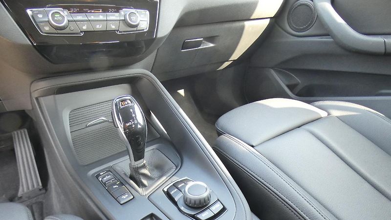 BMW X1 xDrive 25i Advantage Aut. - fotka 6 z 22