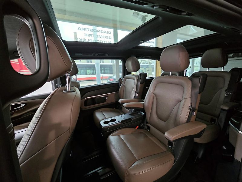 Mercedes-Benz Třídy V (2020) V300dL AMG Exclusive TOPvýbava - fotka 14 z 33