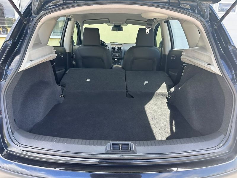 Nissan Qashqai (2009) 1.5dCi Tempomat/1MAJ/78kW - fotka 16 z 25