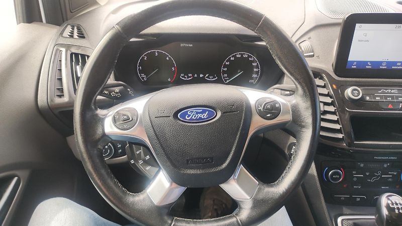 Ford Tourneo Connect (2020) 1,5 EcoBlue 88kW CZ DPH - fotka 11 z 30