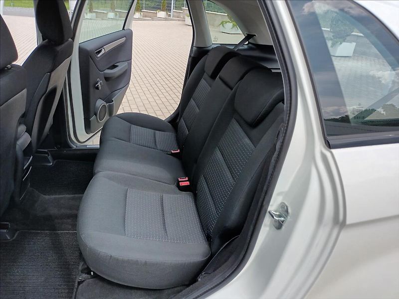 Mercedes-Benz Třídy B 2,0 i,B 200,100kw,TAŽNÉ,VÝHŘEV - fotka 17 z 33