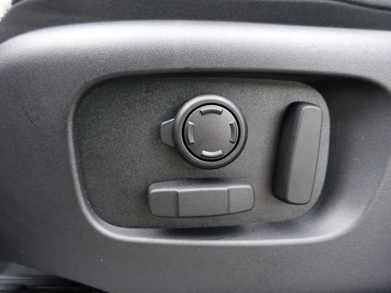 Land Rover Discovery 5 3,0  Dynamic SE D350 - fotka 10 z 43