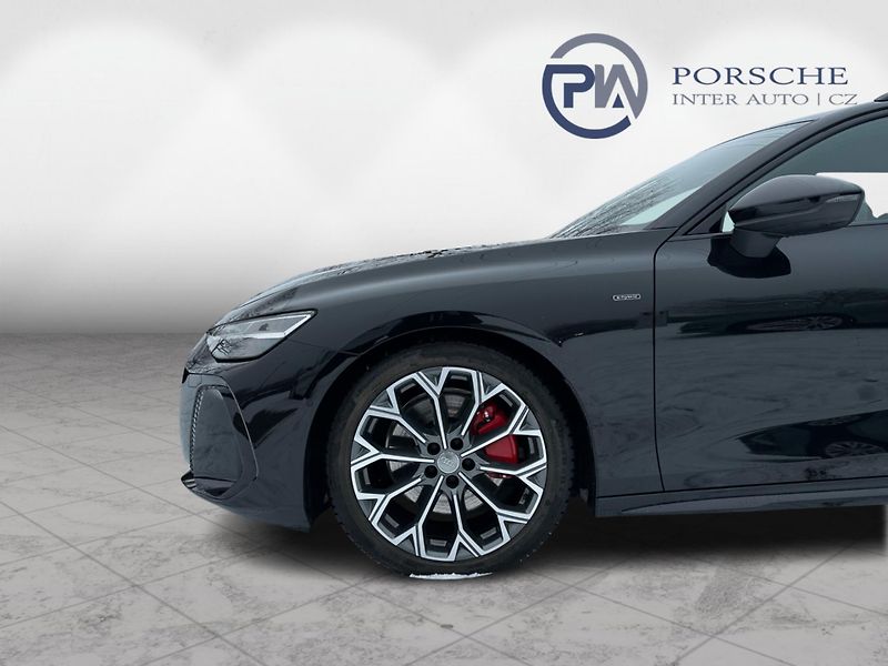 Audi A6 (2025) Avant e-hybrid quattro 270kW S - fotka 9 z 21