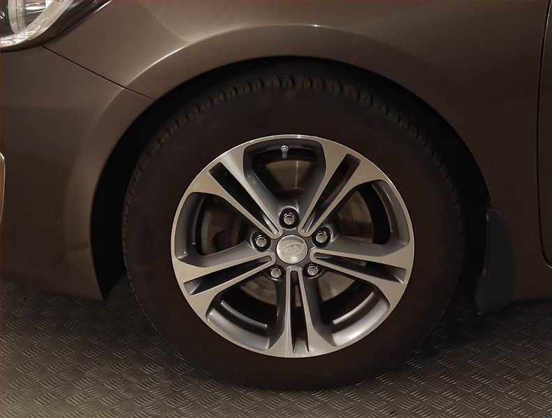 Kia Ceed (2017) 1.6 GDI, Serv.kniha, Tempomat - fotka 14 z 16