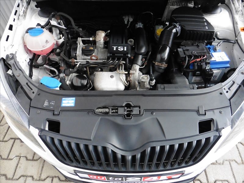 Škoda Fabia 1.2 TSi Monte Carlo 1.maj. - fotka 13 z 15