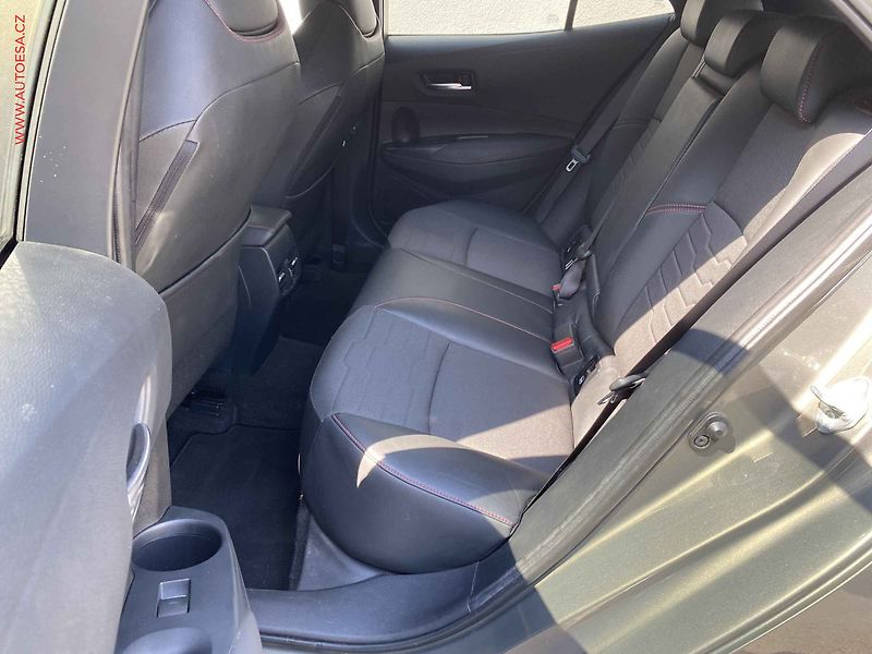 Toyota Corolla (2019) 1.2, 1.maj,ČR, Selection - fotka 10 z 20